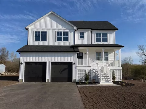 27 Massasoit Ave, Bristol, RI 02809