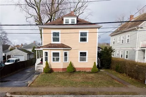 59 Bourne Ave, Rumford, RI 02916