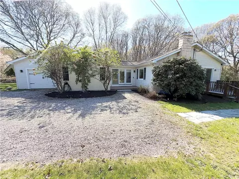 435 Allen Ave, South Kingstown, RI 02879