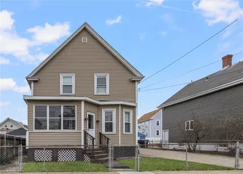 95 Corinth St, Providence, RI 02907