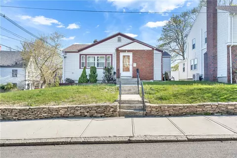 90 Woodbine St, Providence, RI 02906