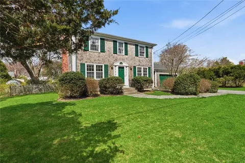 194 New Meadow Rd, Barrington, RI 02806