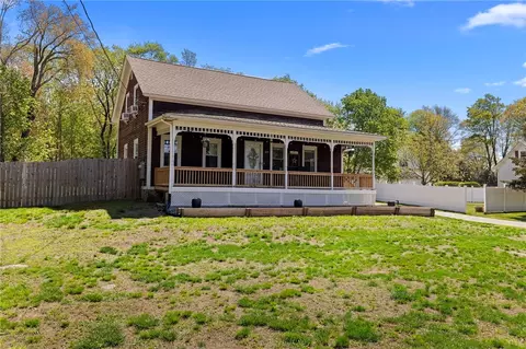 117 Station St, Coventry, RI 02816