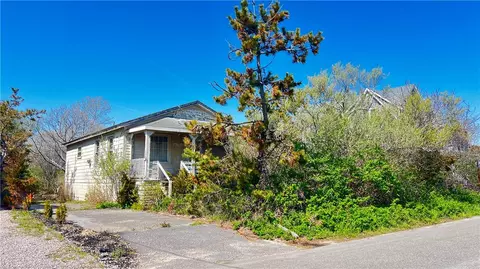 50 Atlantic Ave, Westerly, RI 02891