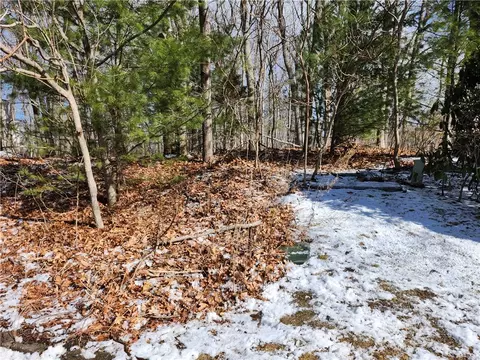 0 Dennelle Dr, Lincoln, RI 02865