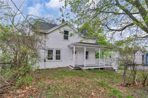15 Lewis St, Woonsocket, RI 02895