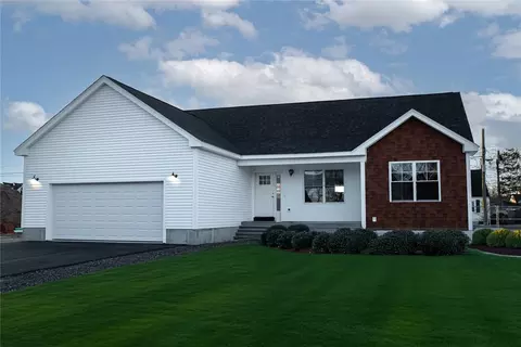 44 Recess Ln, Warwick, RI 02886