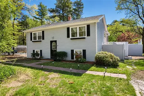 119 Hemlock Rd, South Kingstown, RI 02879