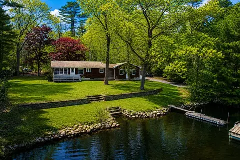 48 Allison Ave, Coventry, RI 02816