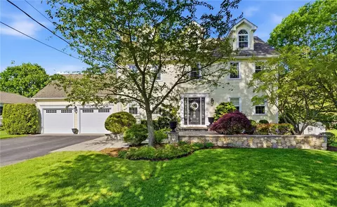 239 Abbott Run Valley Rd, Cumberland, RI 02864