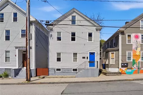8 Mann Ave, Newport, RI 02840