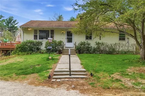 90 Pulaski Rd, Glocester, RI 02814
