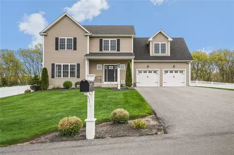 81 Golden View Dr, Johnston, RI 02919