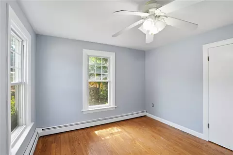 Bedroom - 29 E Shore Dr, Coventry, RI 02816 photo 5 of 6
