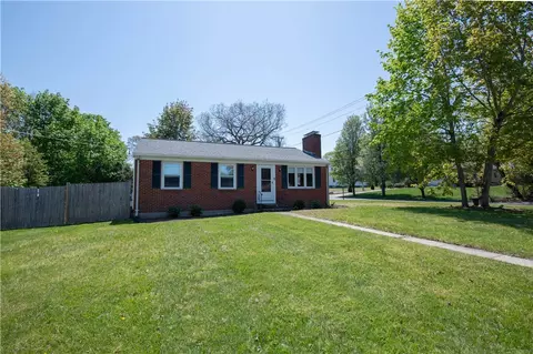 1 Knollwood Dr, Cumberland, RI 02864