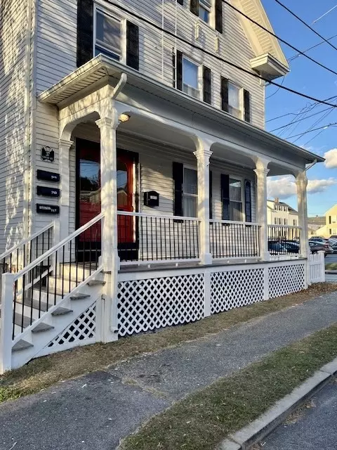 37 Lincoln Ave, Bristol, RI 02809