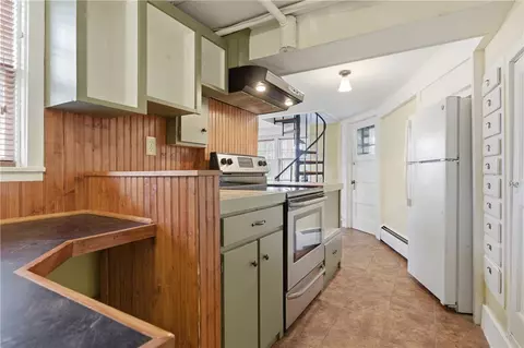 Kitchen - 10 Hamilton Hl, Glocester, RI 02829 photo 7 of 8