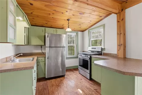 Kitchen - 10 Hamilton Hl, Glocester, RI 02829 photo 8 of 8