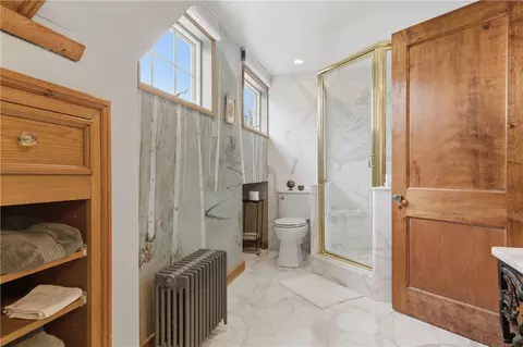 Bath - 10 Hamilton Hl, Glocester, RI 02829 photo 5 of 6