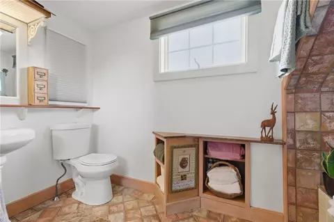 Bath - 10 Hamilton Hl, Glocester, RI 02829 photo 2 of 6
