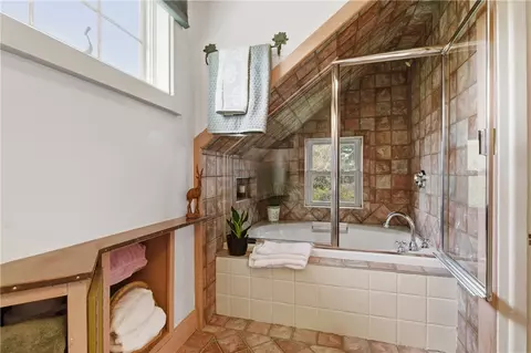 Bath - 10 Hamilton Hl, Glocester, RI 02829 photo 3 of 6