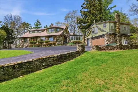 Exterior - 10 Hamilton Hl, Glocester, RI 02829 photo 2 of 8