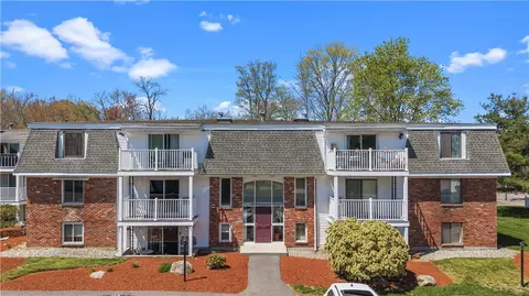 96 Main St, Foxborough, MA 02035
