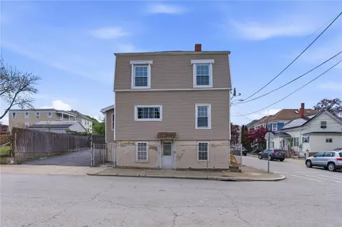 135 Boutwell St, Pawtucket, RI 02860