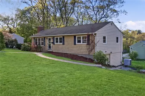 187 Maplewood Dr, East Greenwich, RI 02818
