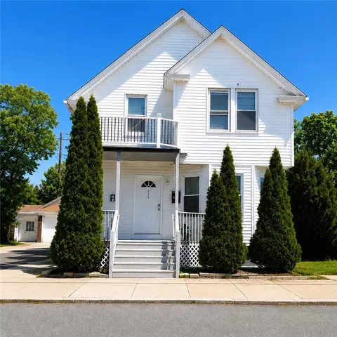 231 Lowell Ave, Providence, RI 02909