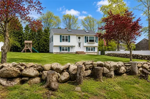 221 Canal St, Westerly, RI 02891