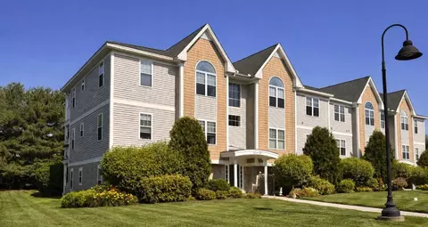 200 Roger Williams Ave #305, Rumford, RI 02916
