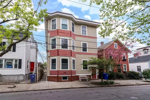 35 Kenyon St #3, Providence, RI 02903