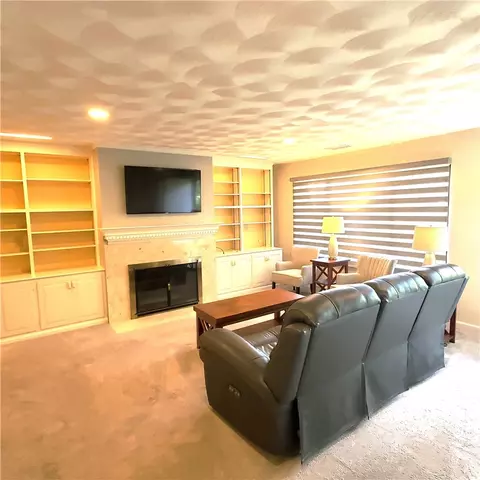 Living - 661 Orleans Ct, Warwick, RI 02886 photo 2 of 6