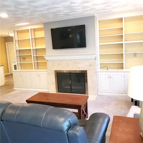 Living - 661 Orleans Ct, Warwick, RI 02886 photo 4 of 6