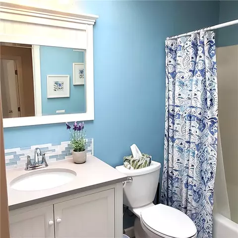 Bath - 661 Orleans Ct, Warwick, RI 02886 photo 3 of 4