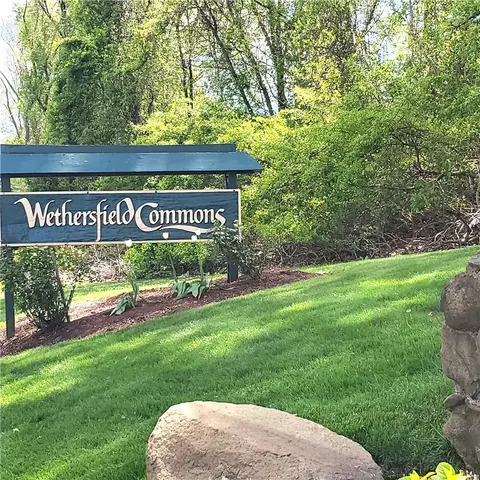 661 Orleans Ct, Warwick, RI 02886