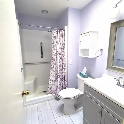 Bath - 661 Orleans Ct, Warwick, RI 02886 photo 1 of 4