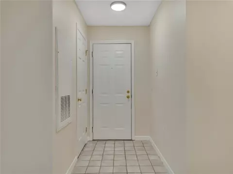 Entry Way - 96 Mill St #303, Woonsocket, RI 02895 photo 4 of 4