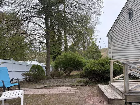 Exterior - 178 Hilton Rd, Warwick, RI 02889 photo 5 of 10