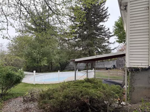 Exterior - 178 Hilton Rd, Warwick, RI 02889 photo 4 of 10