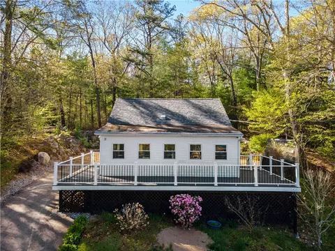 31 W Shore Dr, Exeter, RI 02822