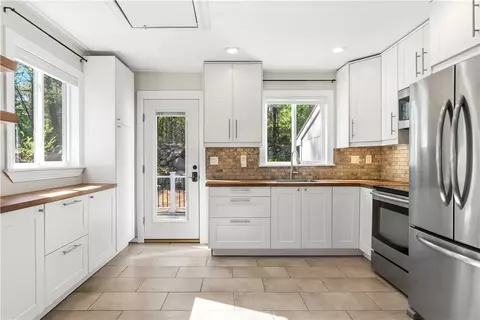Kitchen - 31 W Shore Dr, Exeter, RI 02822 photo 1 of 3