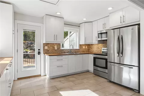 Kitchen - 31 W Shore Dr, Exeter, RI 02822 photo 2 of 3