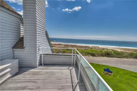 204 Bellevue Ct #204, Narragansett, RI 02882