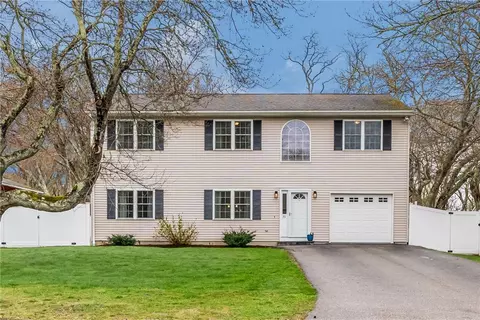 70 Foddering Farm Rd, Narragansett, RI 02882