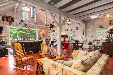 Living - 1 Geralds Farm Dr, Exeter, RI 02822 photo 4 of 5