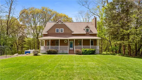 55 Fishing Cove Rd, North Kingstown, RI 02852