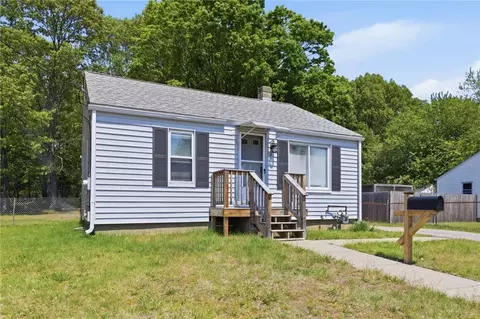 53 Norfolk Rd, Warwick, RI 02886