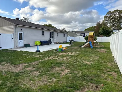 Exterior - 110 Marigold Dr, Warwick, RI 02889 photo 7 of 11